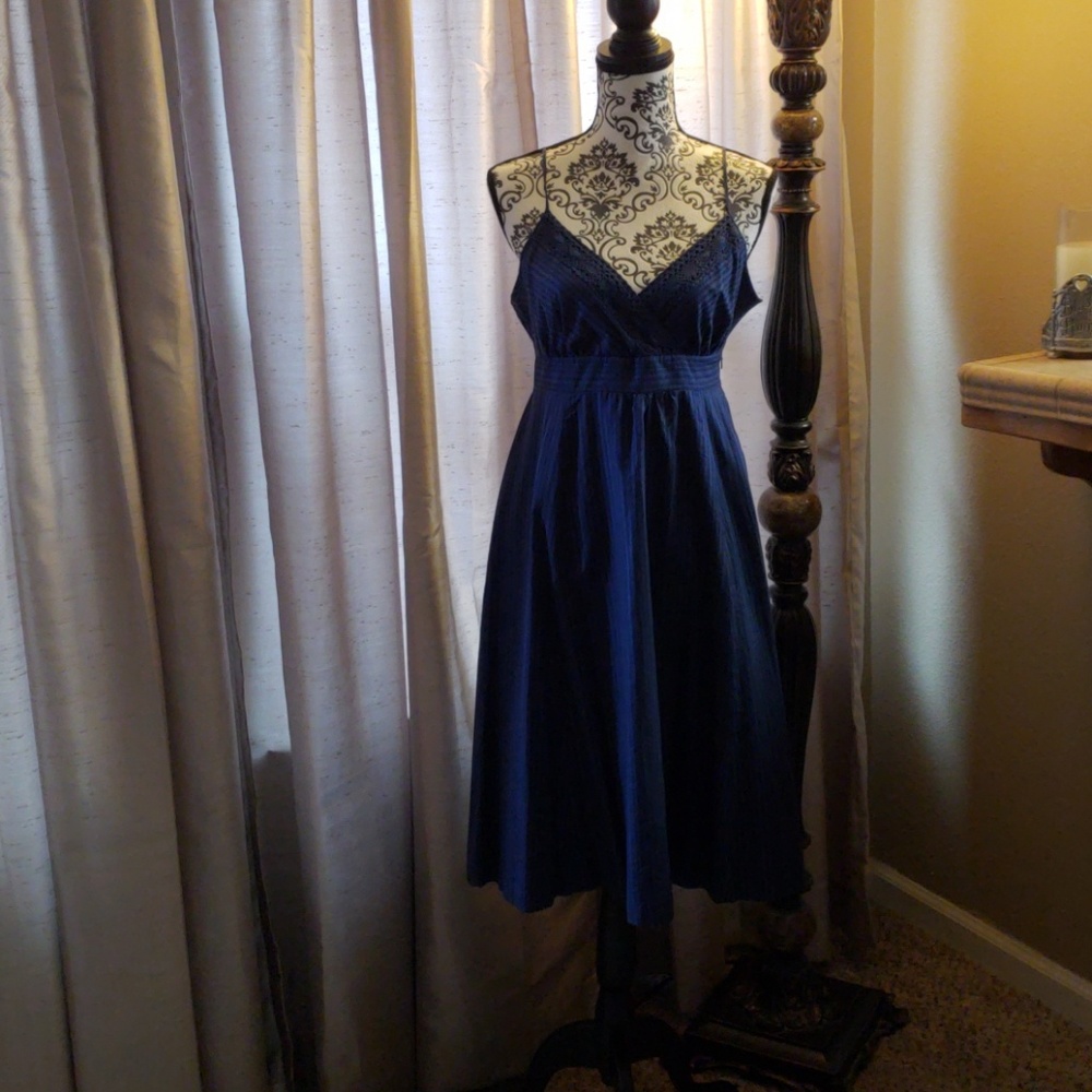 Dress - Picture 2 of 4